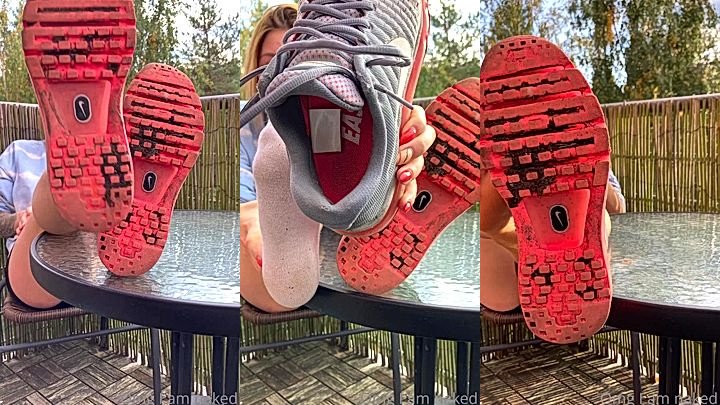 sexy babe aventurinex teasing her feet video leaked