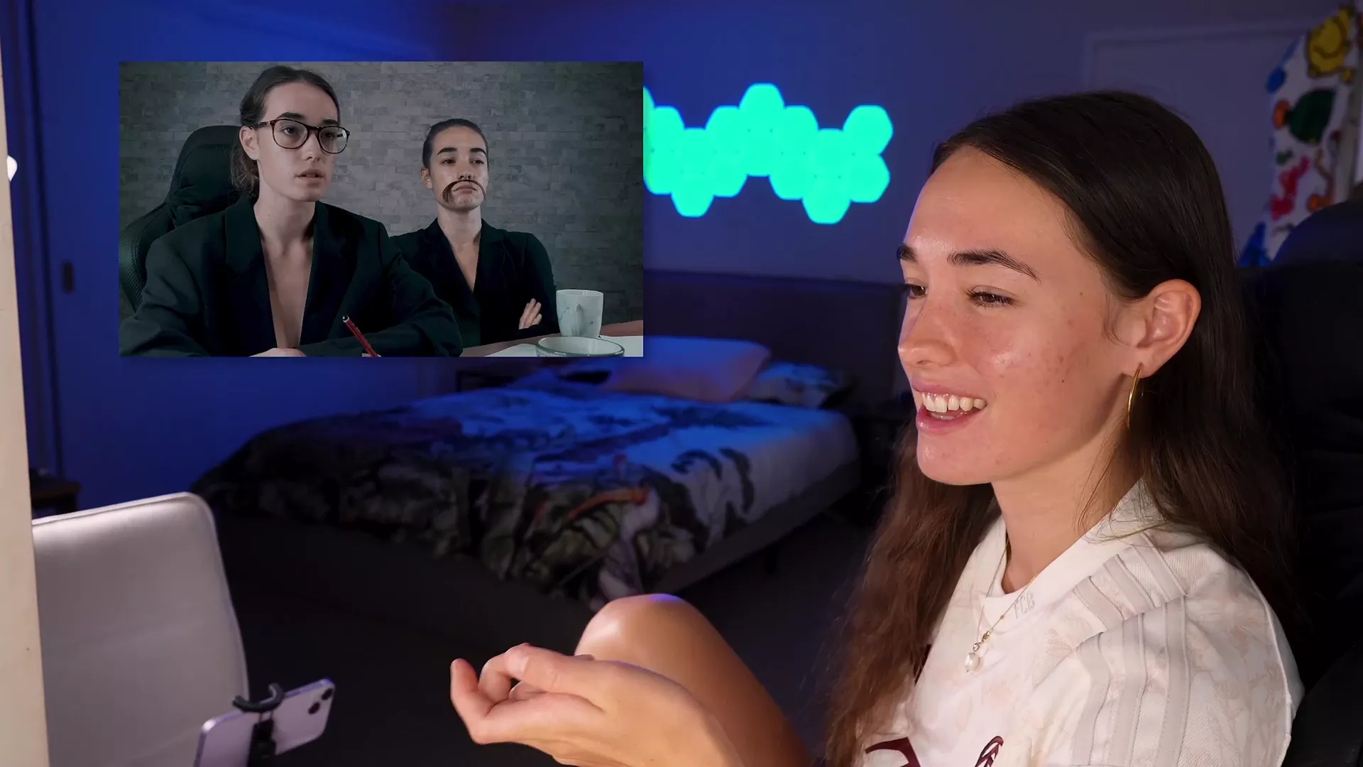 sexy girl Cheekymz masturbates while watching porn with her fans video leaked