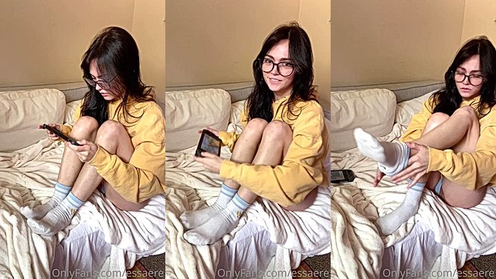 glasses teen essaere socks and feet