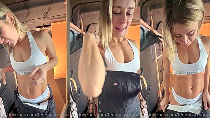 federicacorona showing off her perfect fit body