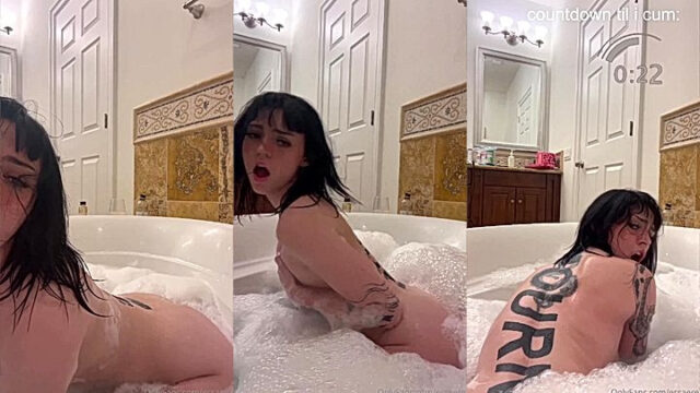 essaere bathtub big ass twerking