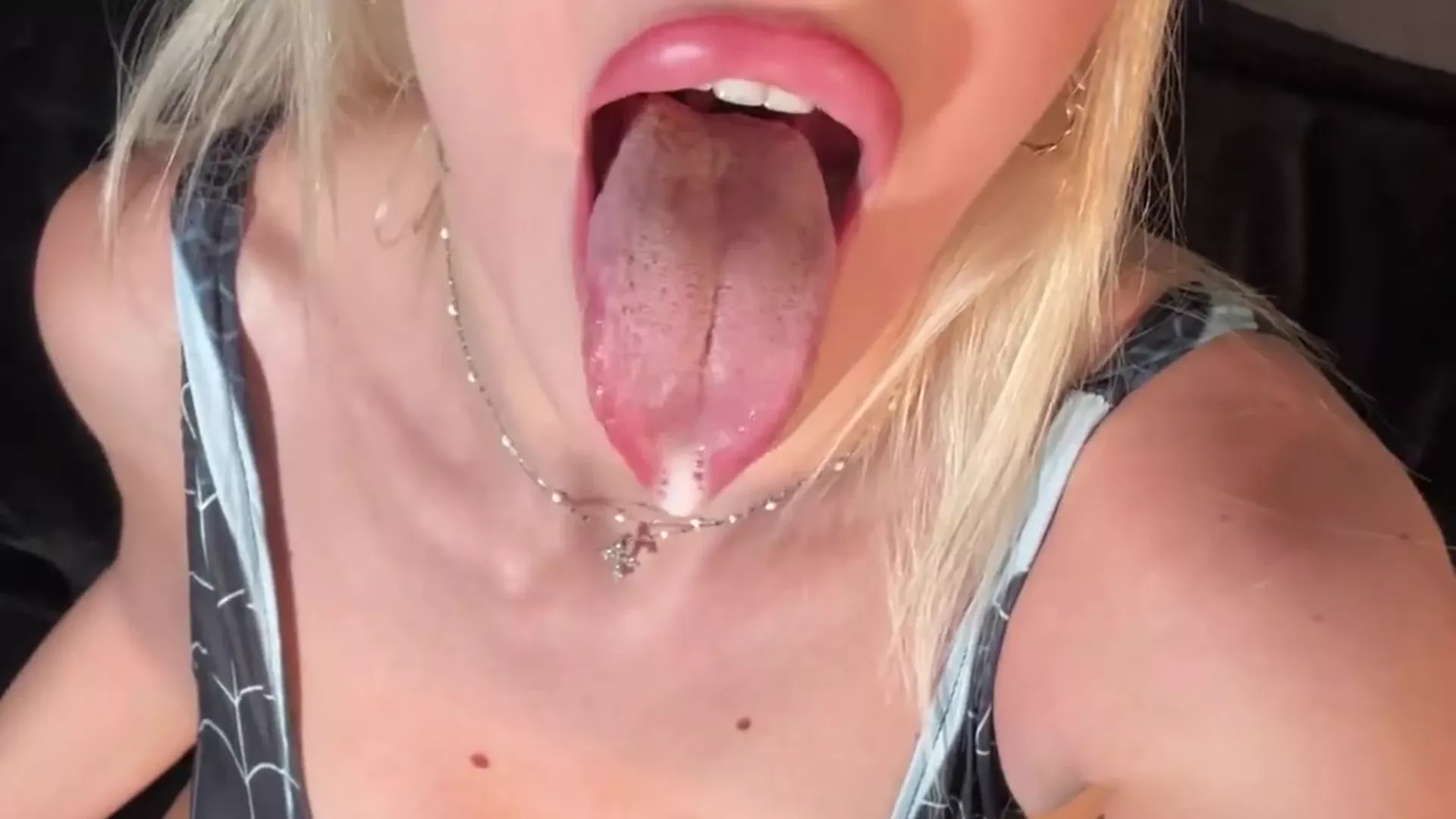 Ari Baby saliva playing hot bitch