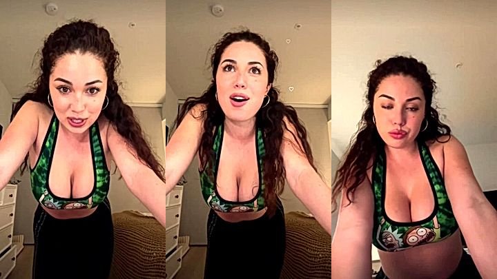 Playgirlcris showing off her deep cleavage while makeup
