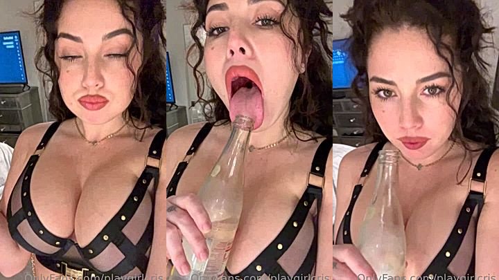 Playgirlcris teasing her black see-through bra and leaking a water bottle video leaked