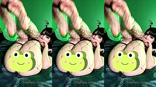 Notmeggii showing off her bubble butt in her fishnet stockings