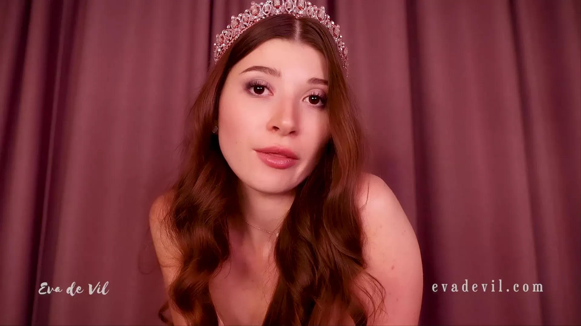 horny babe Eva de Vil teasing her sexy lingerie video leaked