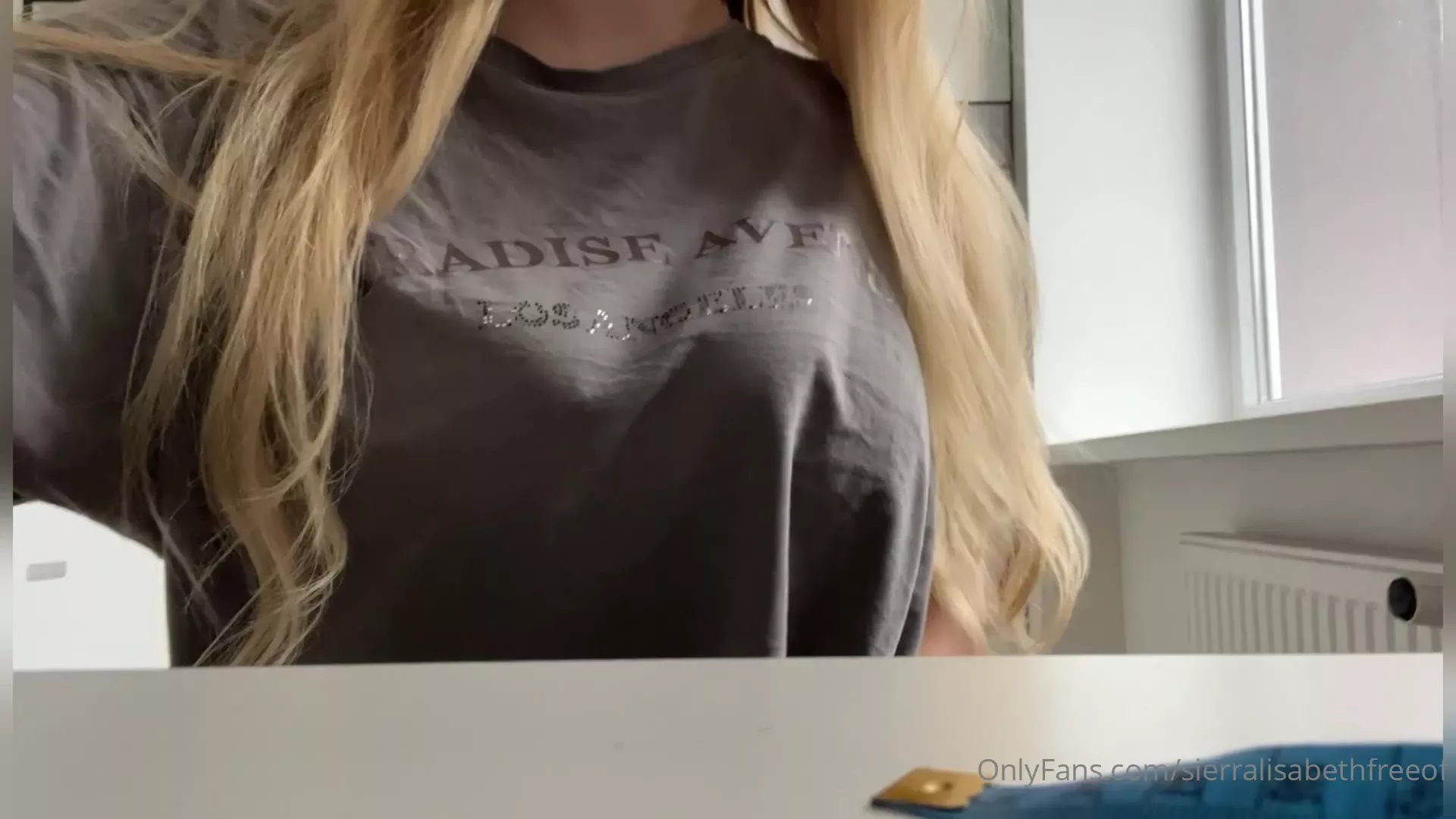 Sierra Lisabeth Sierra Lisabethteasing he sexy big tits on table