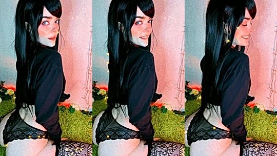 Ashe Maree twerking her ass in her black panties