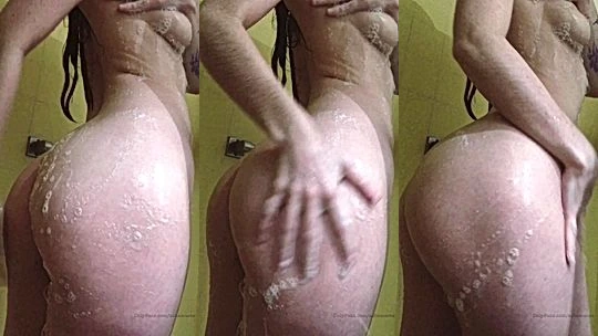 Ashe Maree teasing her naked wet ass in the shower