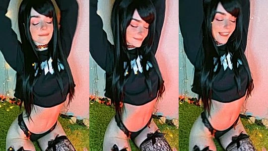 Ashe Maree teasing her sexy black stockings