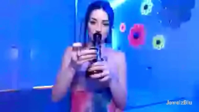 Jewelz blu teasing her naked perky tits video leaked