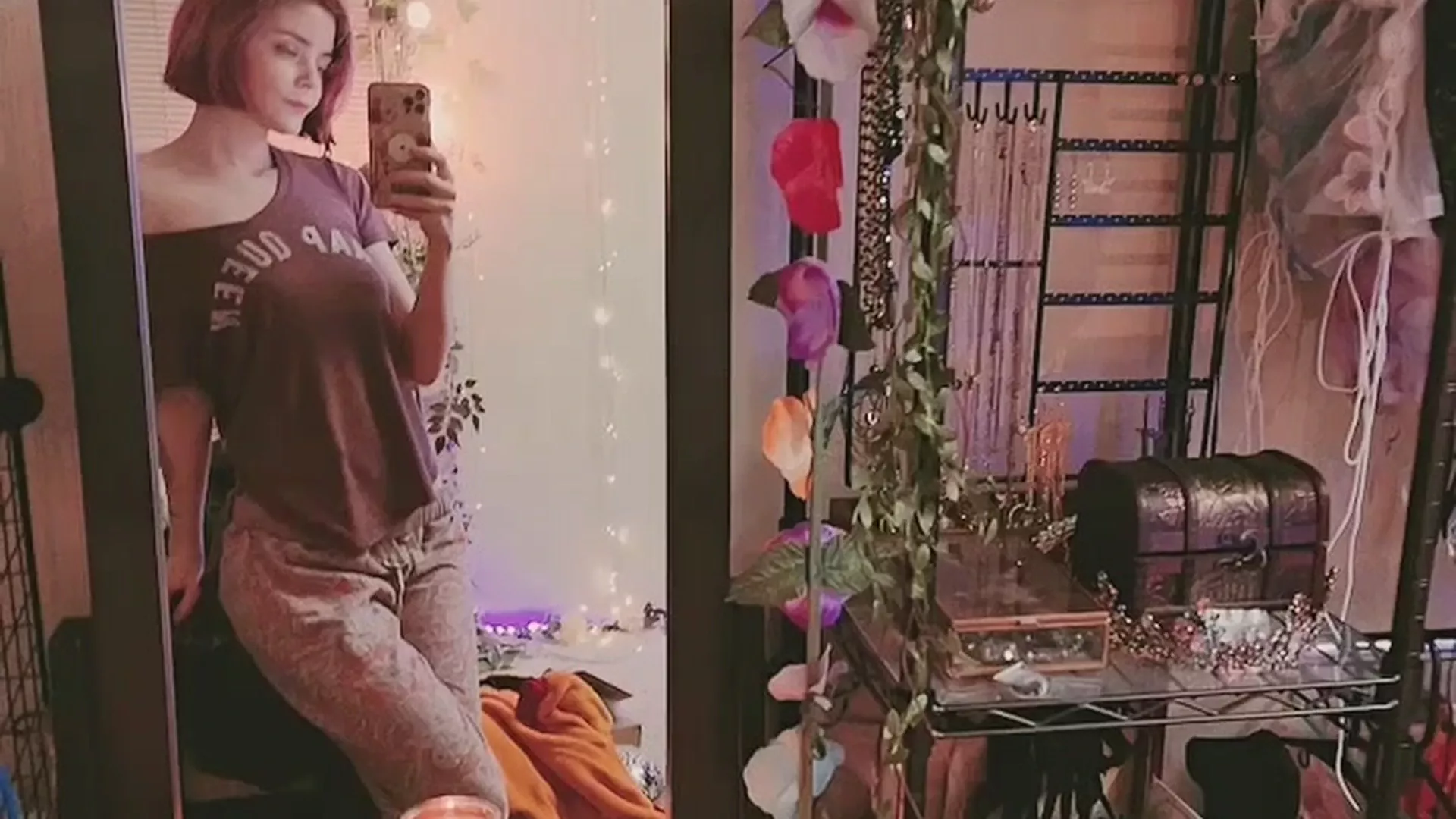 Ashe Maree teasing her hot body in the mirror