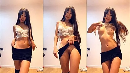 Littlesubgirl striptease from her office wear