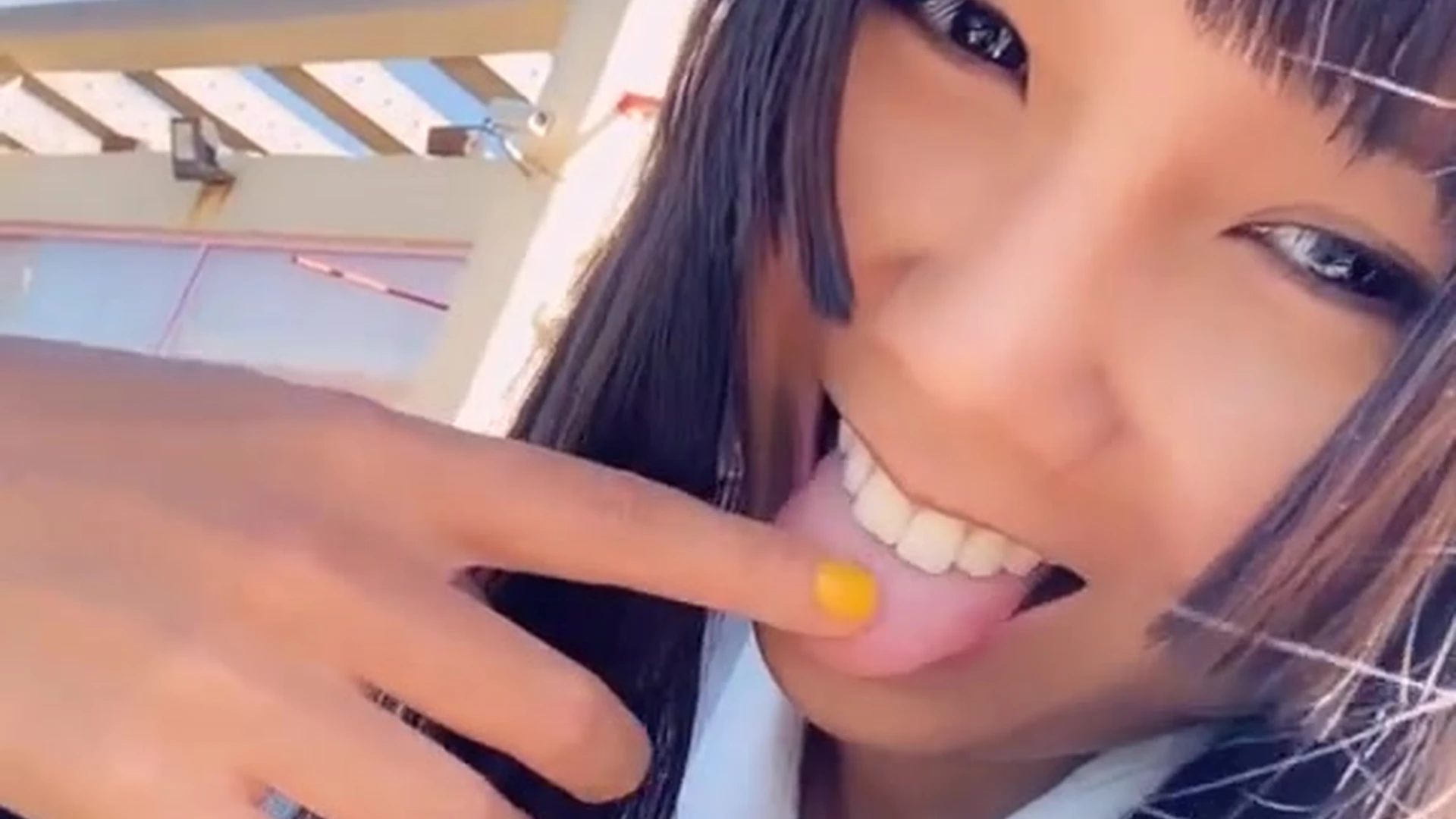 Littlesubgirl playing with her pussy while waiting for the plane