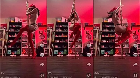 sexy american onlyfans model Lilmochidoll strip and shows her ass