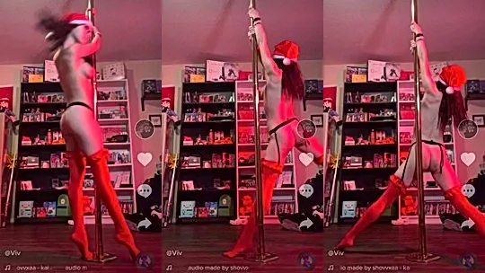 Lilmochidoll is having so much fun dancing on a pole